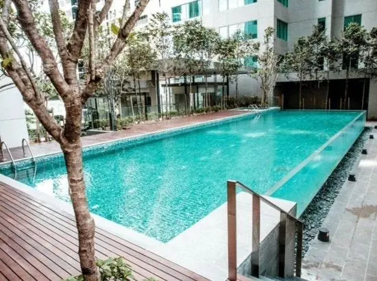 서머 스위트 수영장